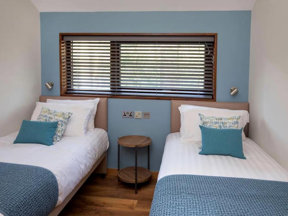 Blackwood Forest Cabins - Forest Holidays Popham Ngoại thất bức ảnh